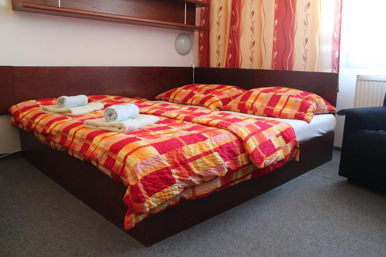 Hotel Rambousek Nové Město nad Metují Extérieur photo