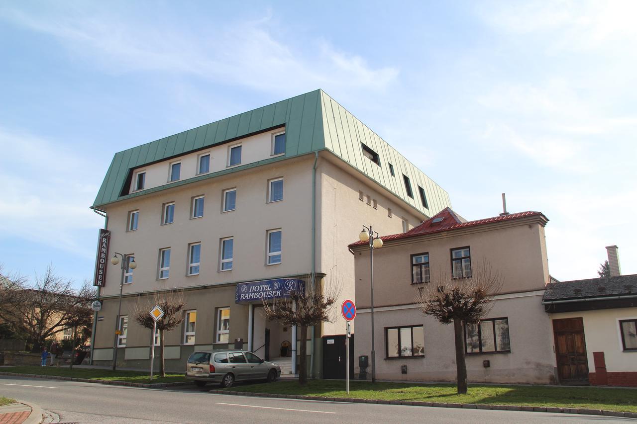 Hotel Rambousek Nové Město nad Metují Extérieur photo