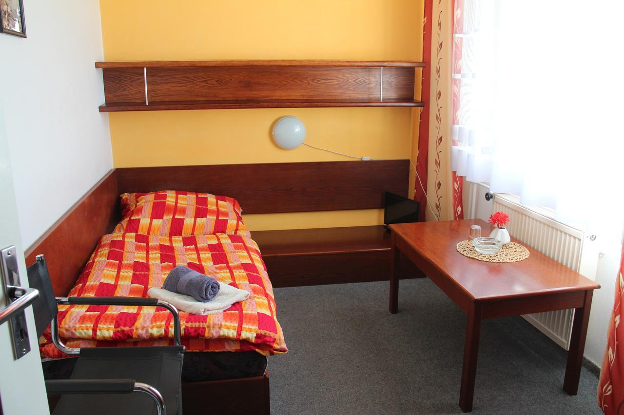 Hotel Rambousek Nové Město nad Metují Extérieur photo